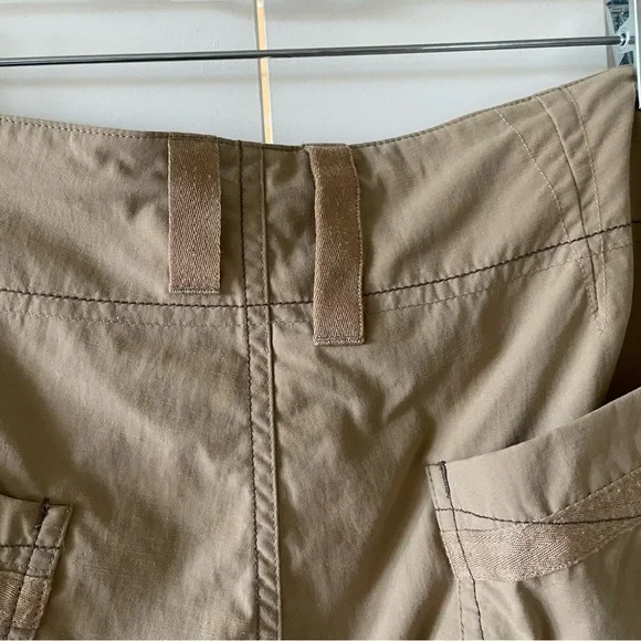Mountain Hardwear Khaki Hiking Low Rise Shorts Size 10 - Picture 9 of 12